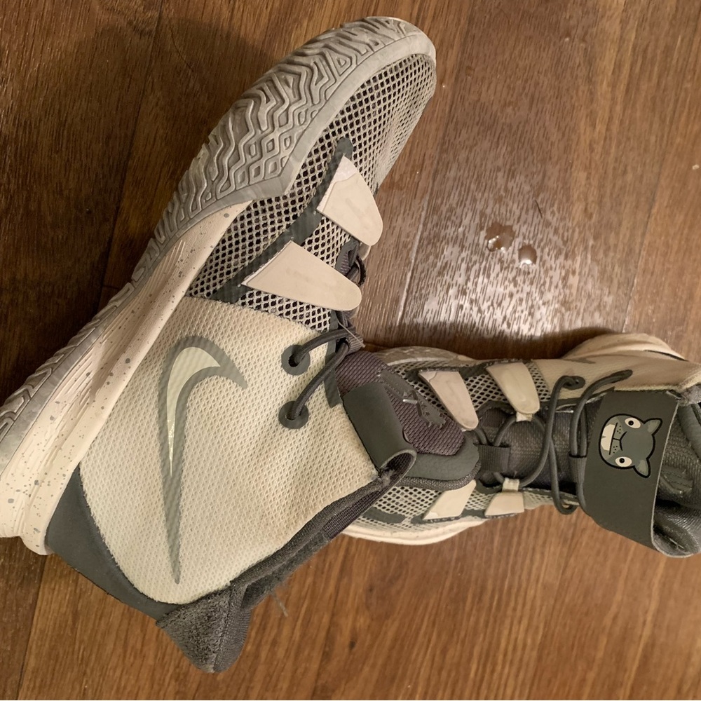 Nike- Kyrie 7 SE boys 13c